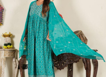 Women’s Green Floral Printed Embroidered Aliya Cut Kurta with Pant & Dupatta (Green)